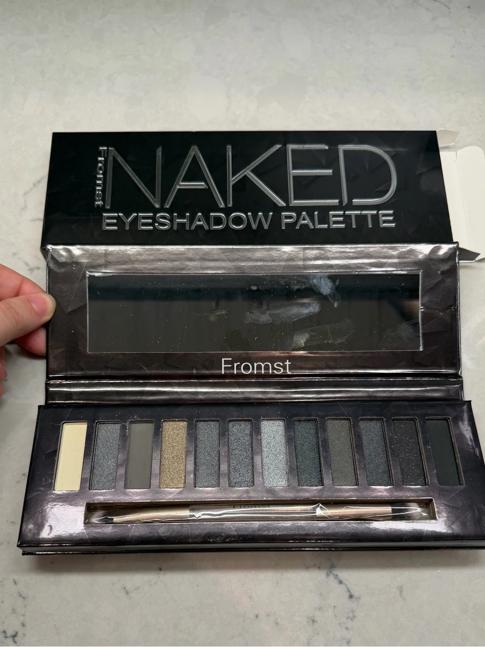 Others Follow compact eyeshadow